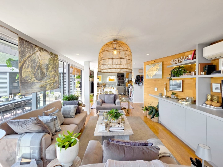 3 Bedroom Property for Sale in Sea Point Western Cape